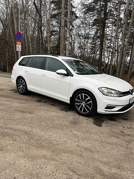 Volkswagen Golf VII 2 of 7