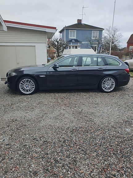 BMW 530d 2 of 5