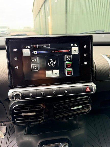 Citroen C4 Cactus 2 of 12