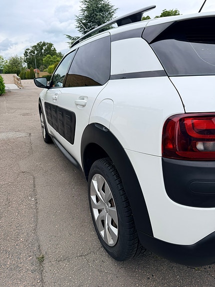 Citroen C4 Cactus 7 of 12