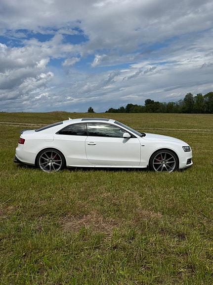 Audi A5 2 of 5