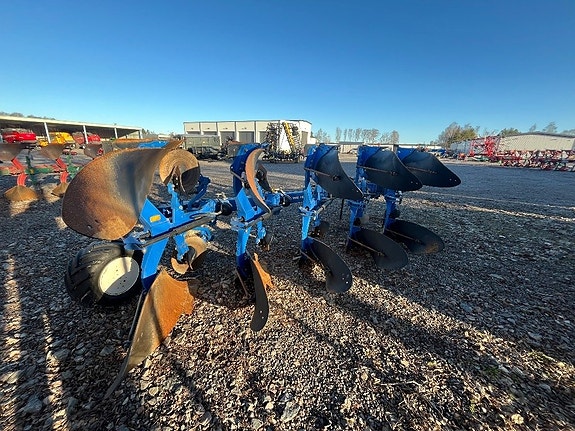 New Holland PHV5875H 5-skärig plog 4 of 5