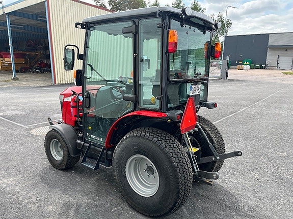 Massey Ferguson 1740 M HC DEMO 2 of 5