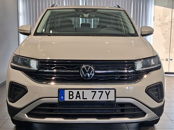 Volkswagen T-Cross 2 of 5