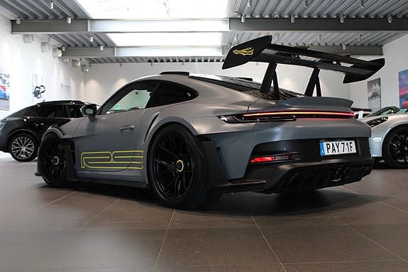 Porsche 911 GT3 RS 2 of 5