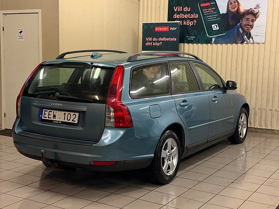 Volvo V50 4 of 5