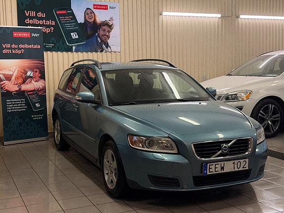Volvo V50 3 of 5