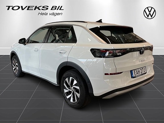 Volkswagen T-Roc 3 of 5