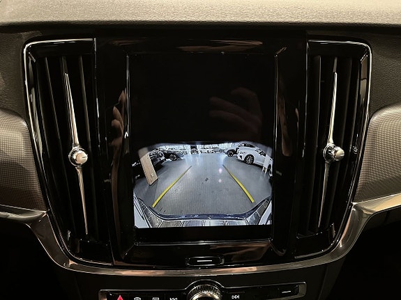 Volvo V90 Cross Country 13 of 15