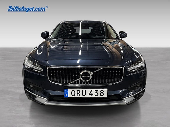 Volvo V90 Cross Country 3 of 16