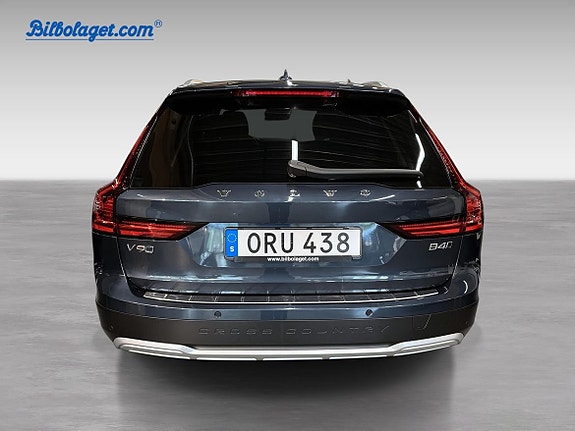 Volvo V90 Cross Country 6 of 15