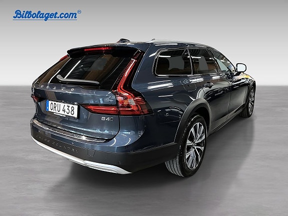 Volvo V90 Cross Country 6 of 16