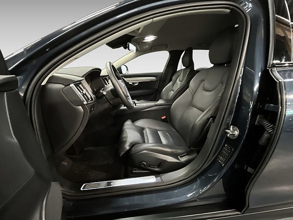 Volvo V90 Cross Country 8 of 15