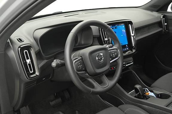 Volvo EX40 8 of 20