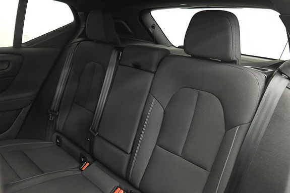 Volvo EX40 15 of 20
