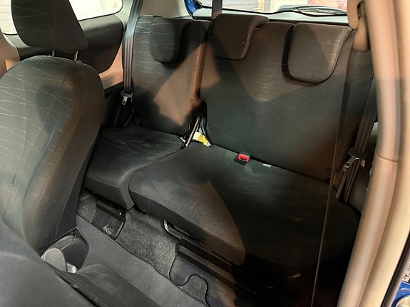 Toyota Yaris 7 of 9