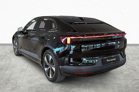 Polestar 4 8 of 30