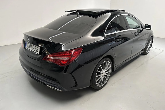 Mercedes-Benz CLA200 3 of 5
