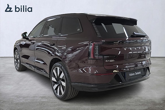 Volvo EX90 13 of 26