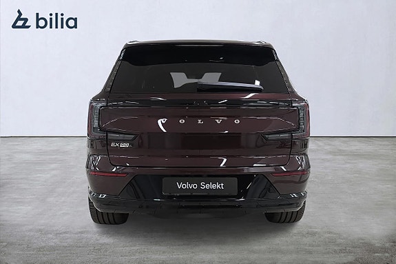 Volvo EX90 22 of 26