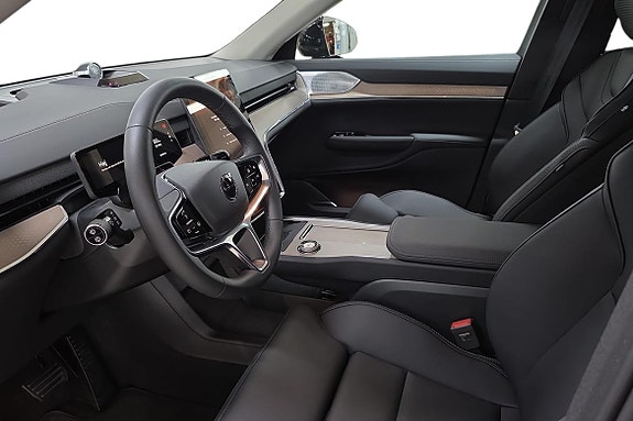 Volvo EX90 7 of 26