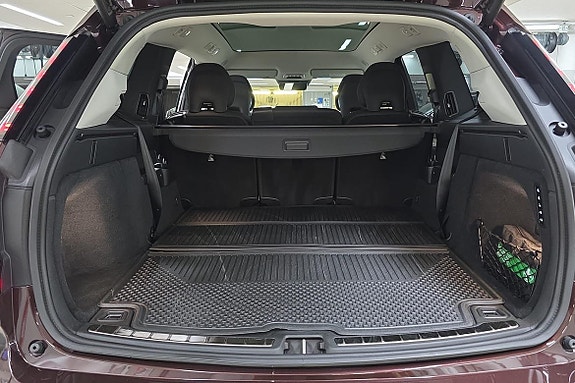 Volvo EX90 5 of 26