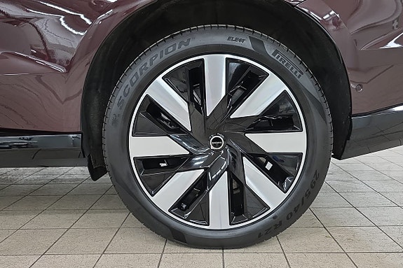 Volvo EX90 10 of 26