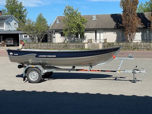 Linder 440 Fishing