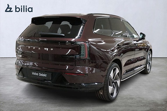 Volvo EX90 11 of 26