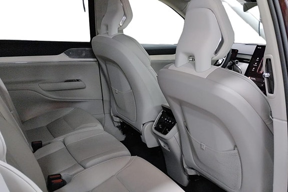 Volvo EX90 26 of 26