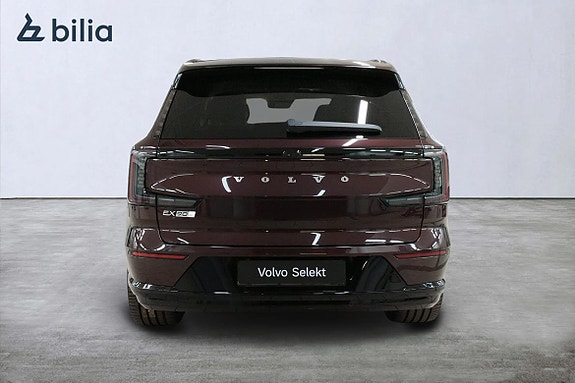 Volvo EX90 22 of 26