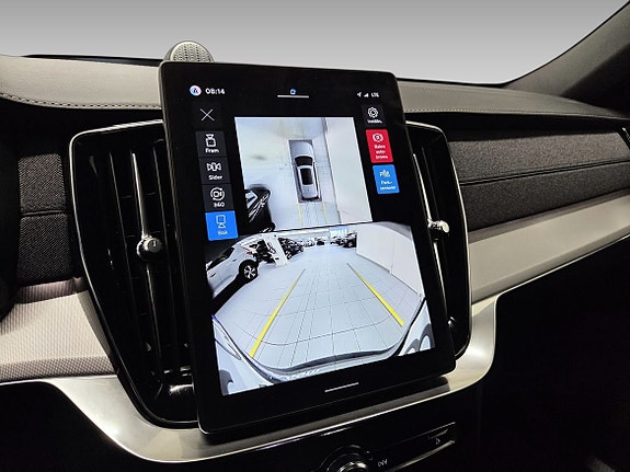 Volvo XC90 10 of 21