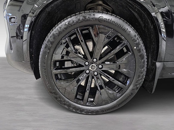 Volvo XC90 21 of 21