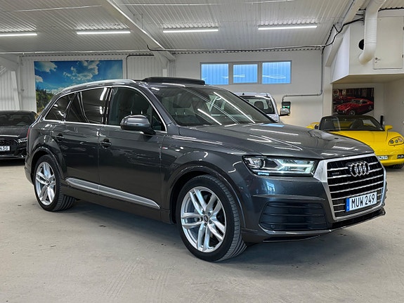 Audi Q7 4 of 5