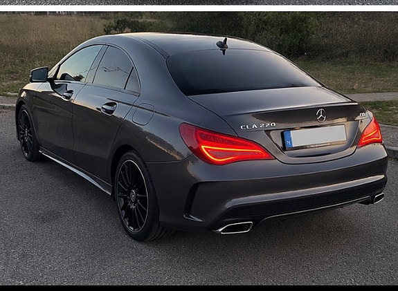 Mercedes-Benz CLA220 2 of 4