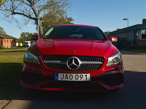 Mercedes-Benz CLA220 d 2 of 5