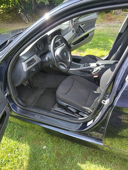 BMW 320d 5 of 5