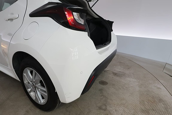 Toyota Yaris 7 of 28