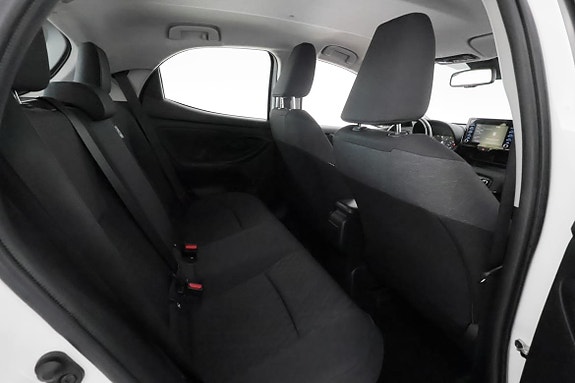Toyota Yaris 18 of 28