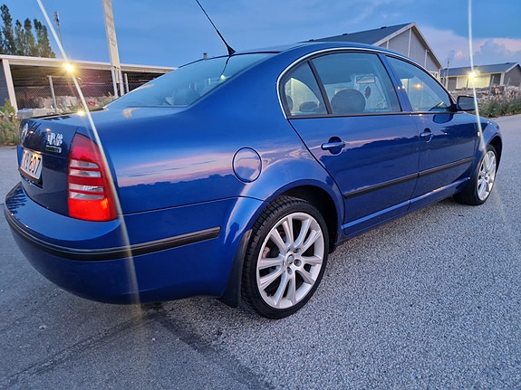 Skoda Superb 3 of 5
