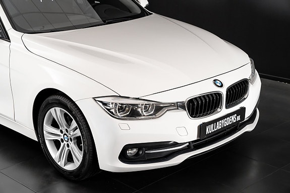 BMW 318d 2 of 18