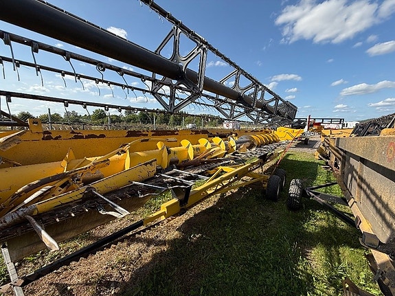 New Holland CR 9080 Elevation, 30”VF 4 of 5