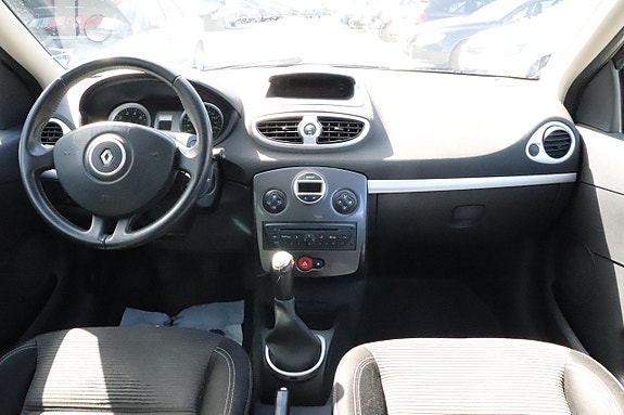 Renault Clio 8 of 9