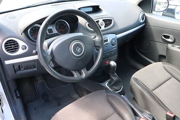 Renault Clio 6 of 9