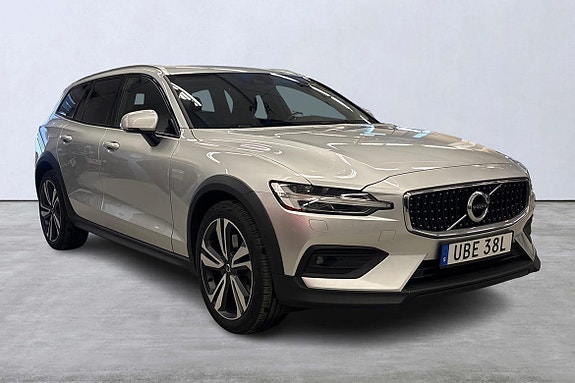 Volvo V60 Cross Country 6 of 23