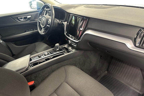 Volvo V60 Cross Country 10 of 23