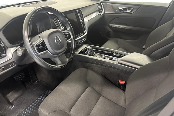 Volvo V60 Cross Country 8 of 23