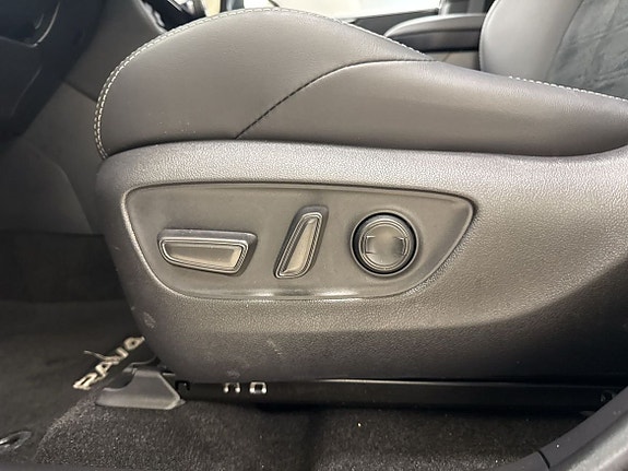Toyota RAV4 13 of 18