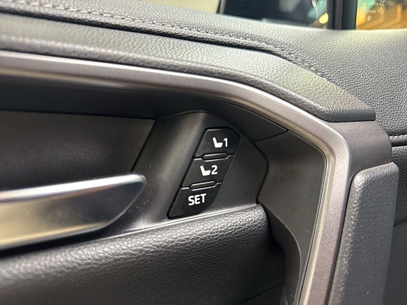 Toyota RAV4 14 of 18
