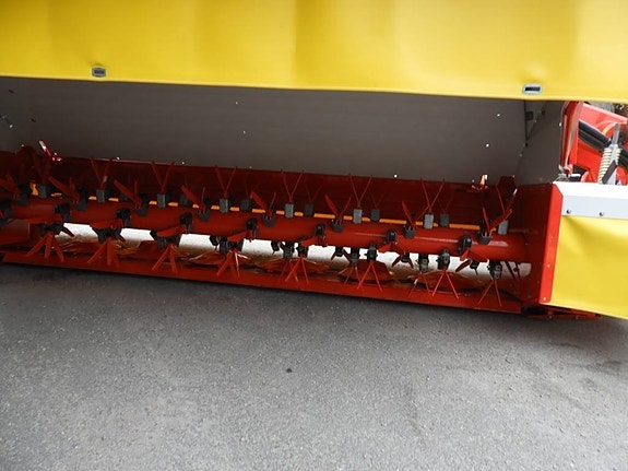 Pöttinger NovaCat V10000 ED Collector 4 of 13